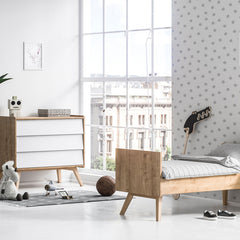3 Drawer Dresser With Changer - White Front Oak Body